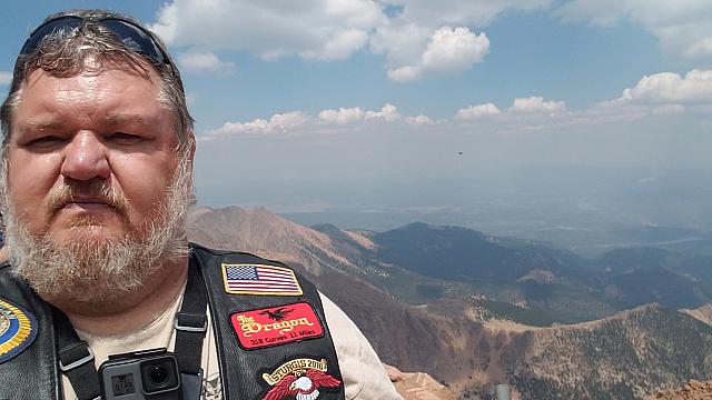 pike's peak selfie